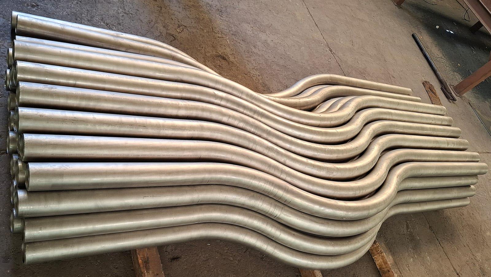 Formed metal components